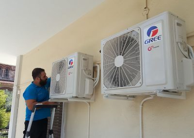 Montage Klimaanlage Außengerät durch Klimaalarm24-Mitarbeiter