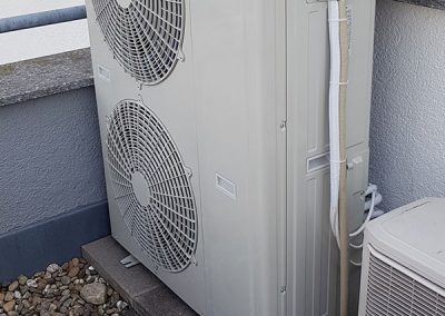 Sendo Klimaanlagen außerhalb eines Gebäudes.