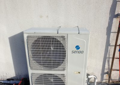 Außeninstallation Klimagerät der Firma Sendo.
