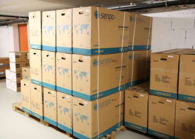 Lager mit eingepackten Klimageräten von klimaalarm24